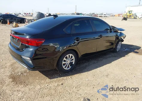 2021 Kia Forte Fe z USA, uszkodzony, nr VIN 3KPF24AD1ME375664